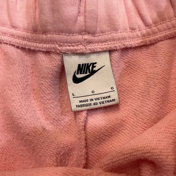 Nike Pink Athletic Shorts Relaxed Fit - Picture 5 of 8